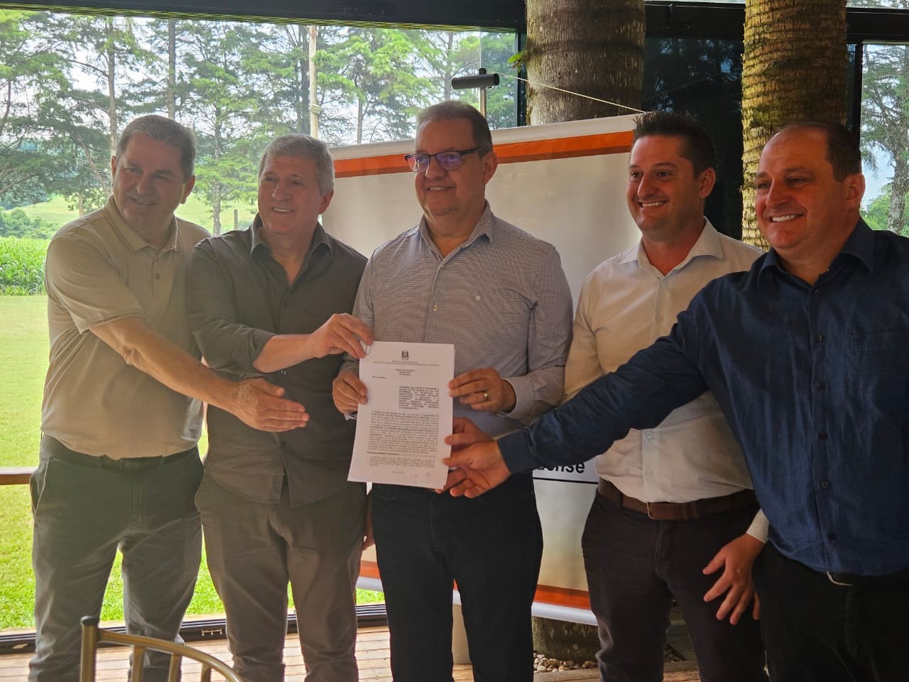 Amunor encerra 2025 com assinatura de convênios da Consulta Popular