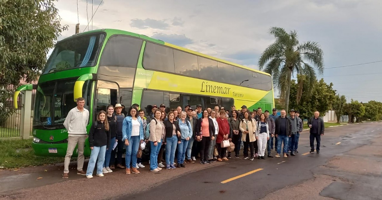 Comitiva do STR de Tapejara e Santa Cecília do Sul visitam Expointer