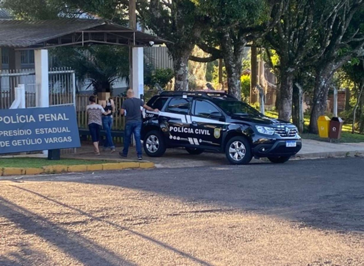 100e7 Caioba FM ao Vivo - 100.7 MHz FM, Tapejara, Brasil