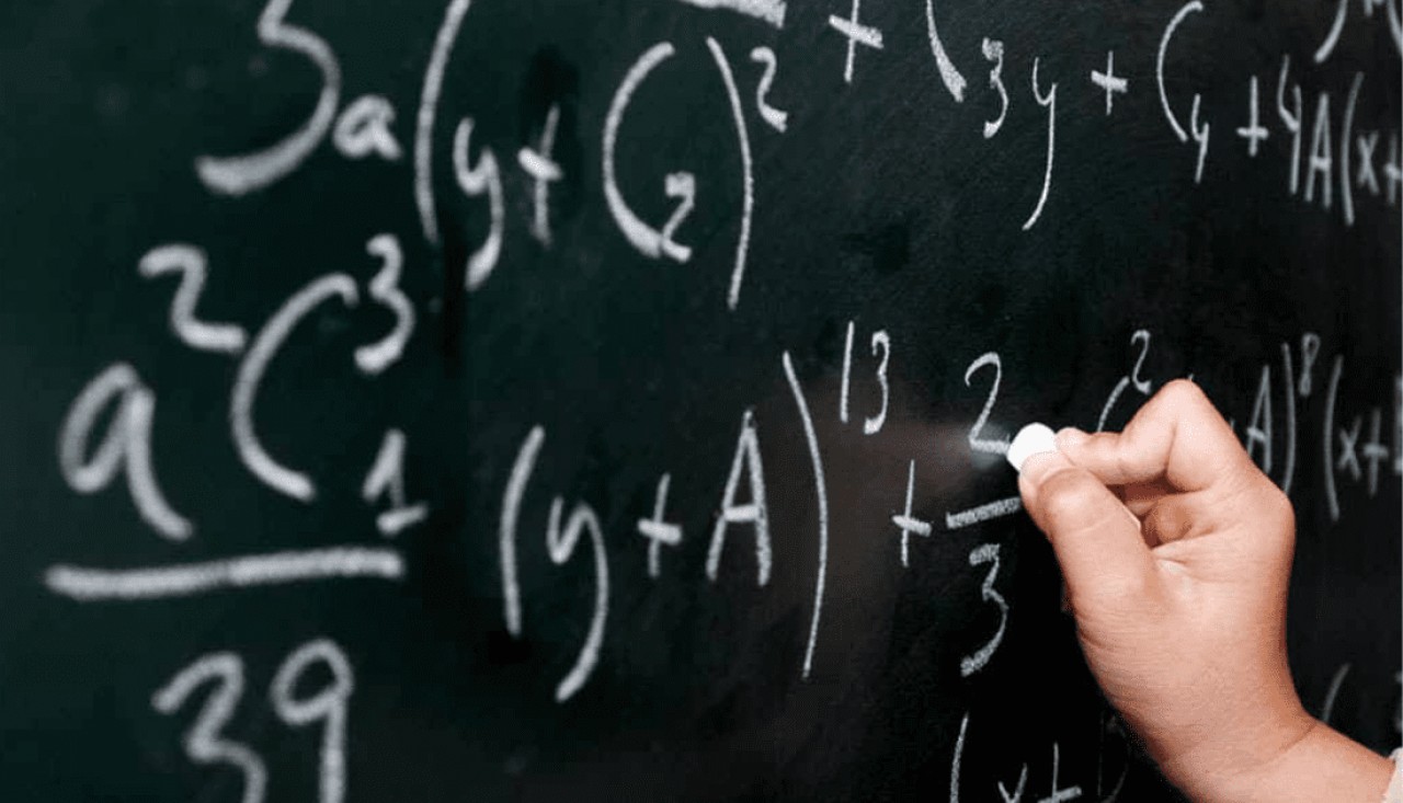 Prefeitura de Tapejara abre inscrições para vaga temporária de Professor de Matemática