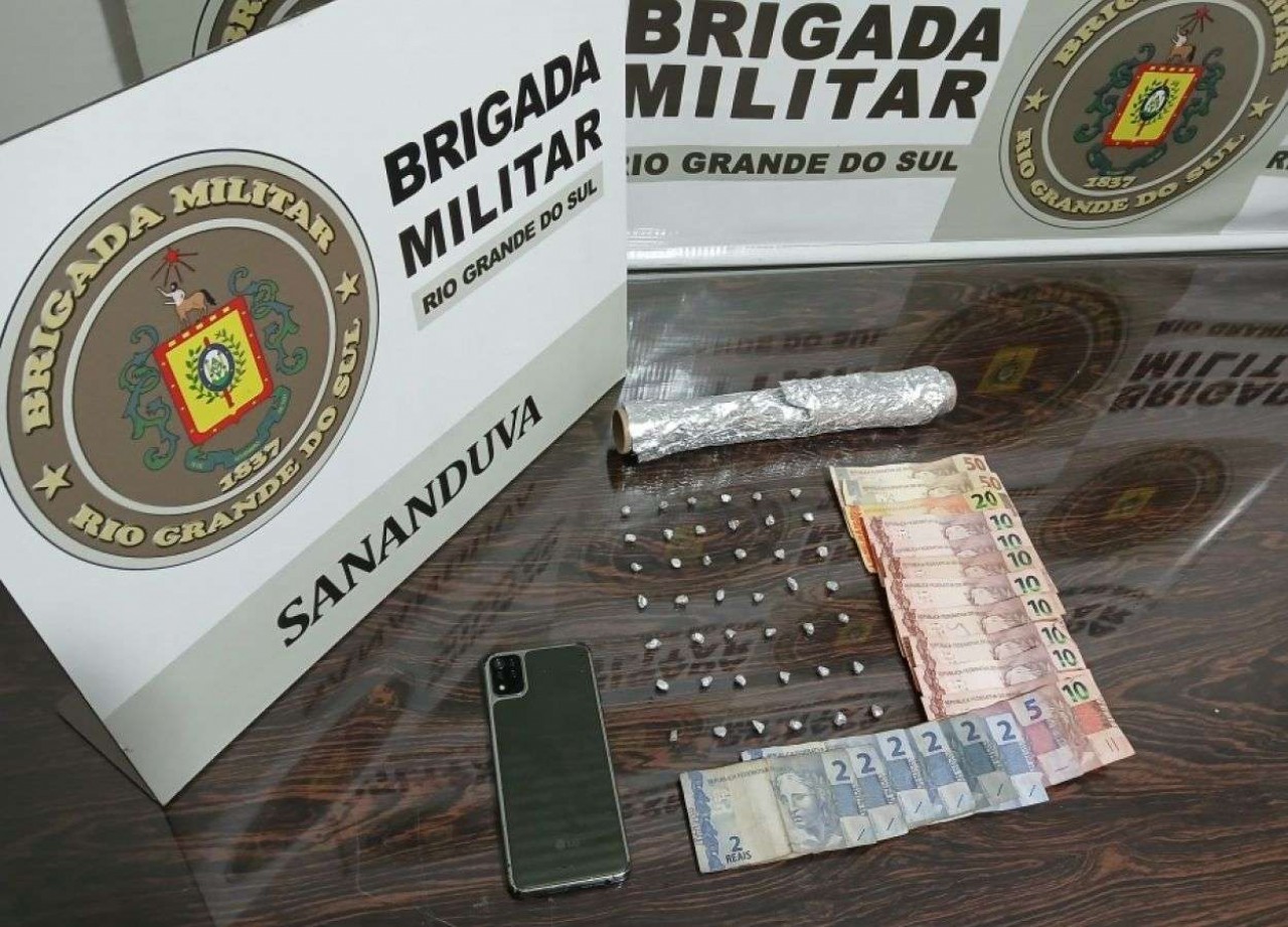 Adolescente é pego com drogas no centro de Sananduva