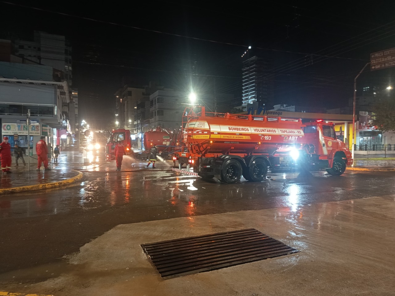 Chuva intensa provoca alagamento em Tapejara