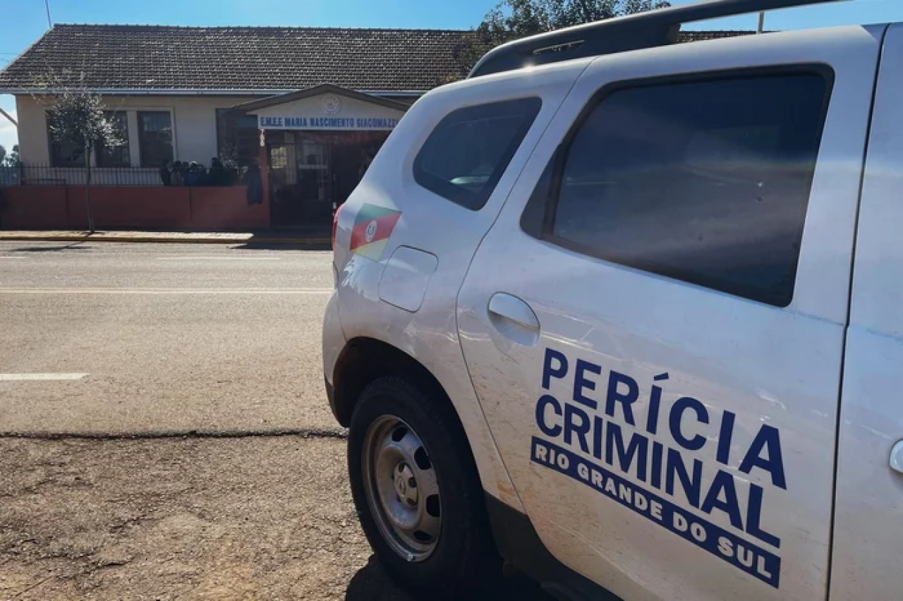 Criança morre e duas ficam feridas em ataque a escola de Estação