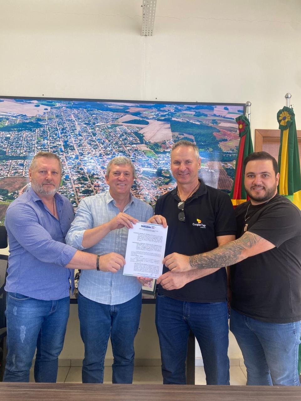 Prefeitura de Tapejara e Coopertap assinam concessão de área