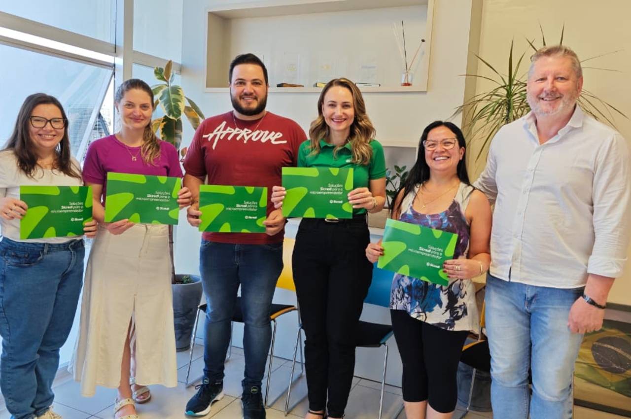 Sala do Empreendedor firma convênio com Sicredi para apoiar MEIs
