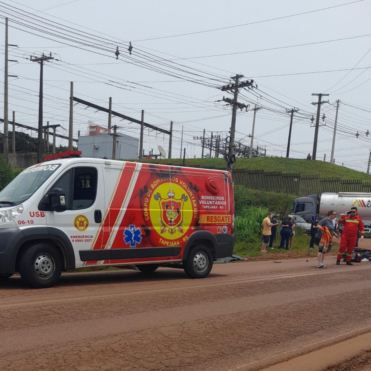 100e7 Caioba FM ao Vivo - 100.7 MHz FM, Tapejara, Brasil