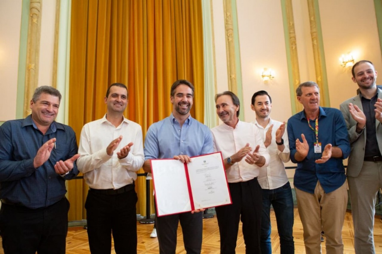 Leite assina ordem de início de obras de pavimentação de acessos em Santo Expedito do Sul e Tupanci do Sul