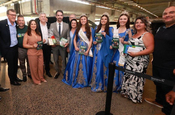 Expo Tapejara entrega convite oficial ao governador Eduardo Leite