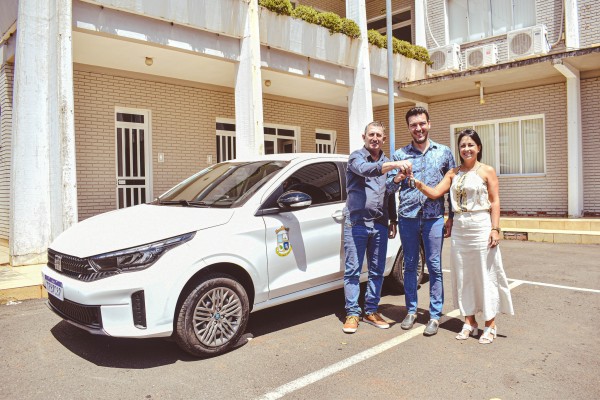 Ibiaçá recebe novo veículo para a Secretaria de Saúde