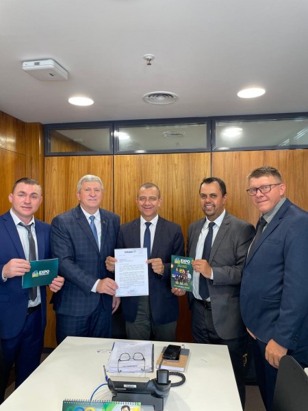 Comitiva de Tapejara cumpre agenda em Brasília em busca de recursos